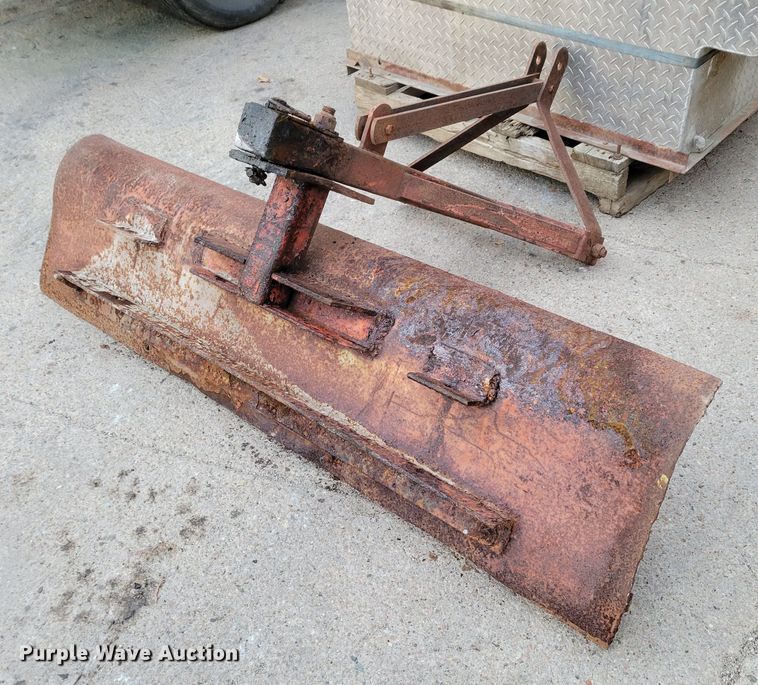 image for item JZ9003 Kubota B7800  MFWD tractor