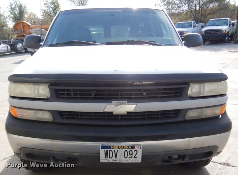 image for item JZ9046 2001 Chevrolet Suburban  SUV