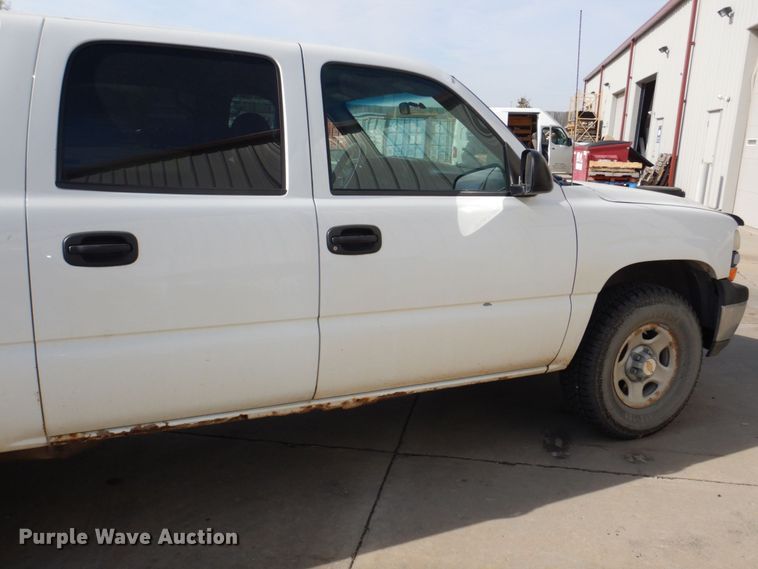 image for item JZ9046 2001 Chevrolet Suburban  SUV