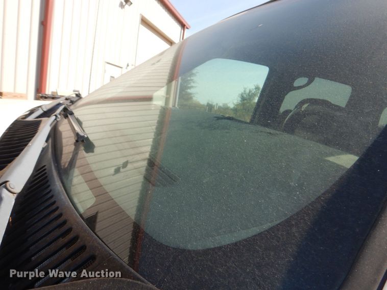 image for item JZ9046 2001 Chevrolet Suburban  SUV