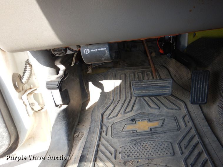 image for item JZ9046 2001 Chevrolet Suburban  SUV