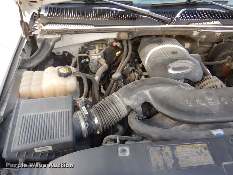 image for item JZ9046 2001 Chevrolet Suburban  SUV