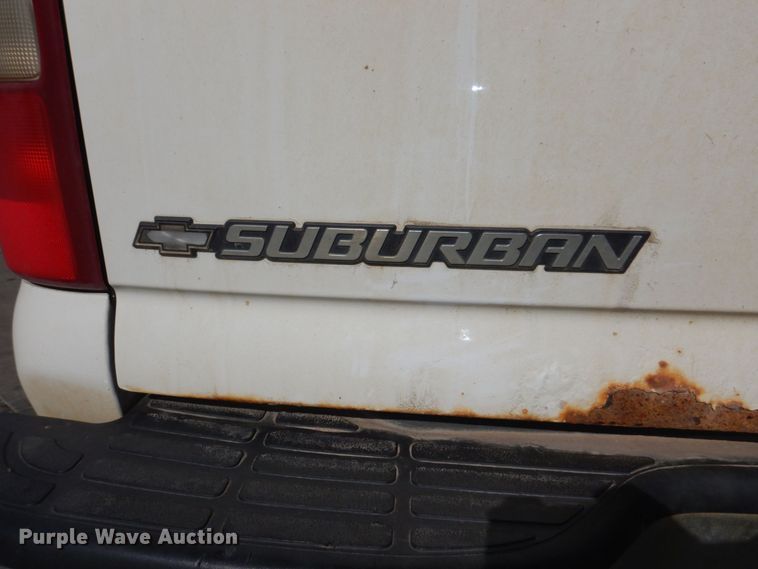 image for item JZ9046 2001 Chevrolet Suburban  SUV