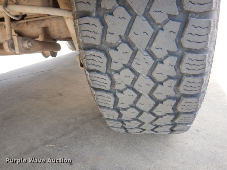 image for item JZ9046 2001 Chevrolet Suburban  SUV