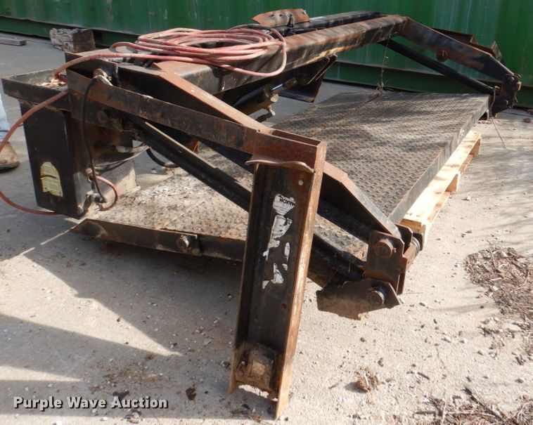 image for item JZ9047 Maxon 72-25LM  end lift gate