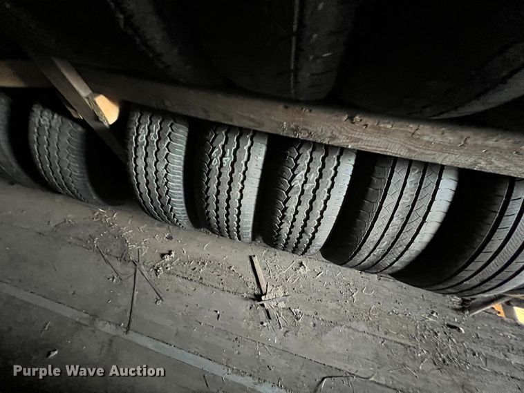 image for item KF9802 Tires