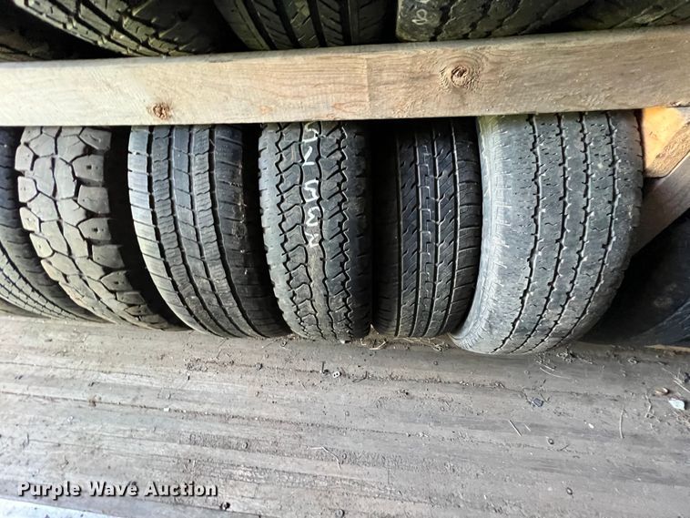 image for item KF9802 Tires