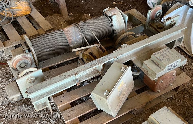 image for item KJ9108 (3) hoists