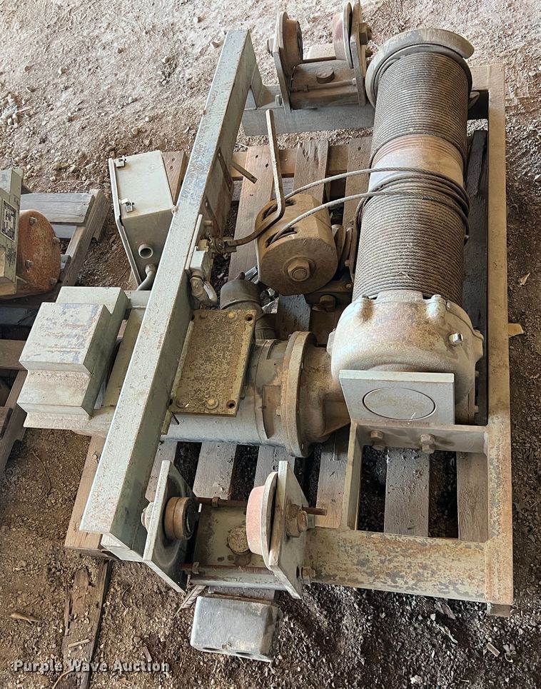 image for item KJ9108 (3) hoists