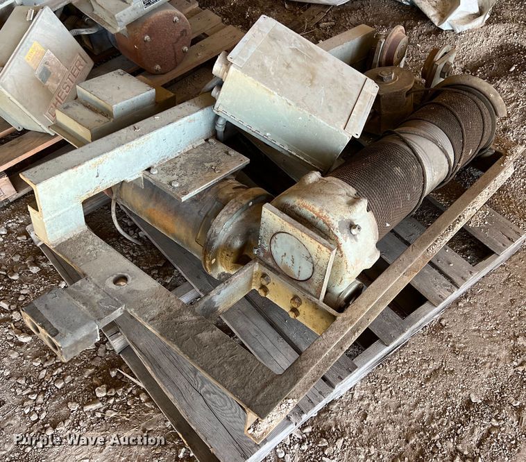 image for item KJ9108 (3) hoists