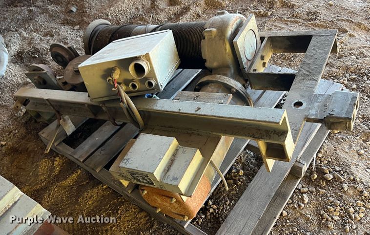 image for item KJ9108 (3) hoists