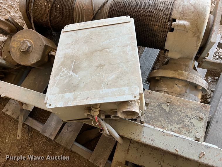 image for item KJ9108 (3) hoists