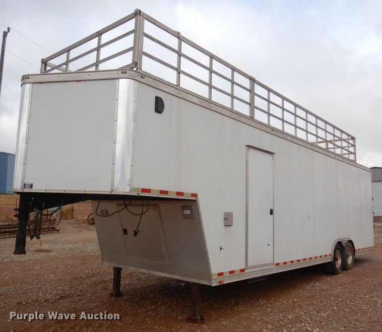 image for item KJ9132 2007 H&H  enclosed cargo trailer
