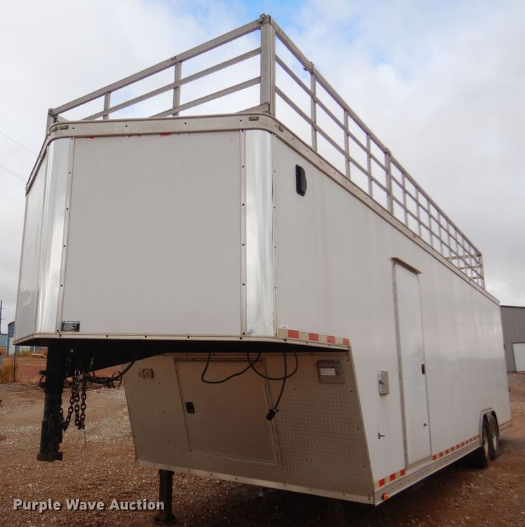 image for item KJ9132 2007 H&H  enclosed cargo trailer