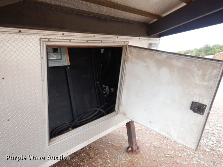 image for item KJ9132 2007 H&H  enclosed cargo trailer