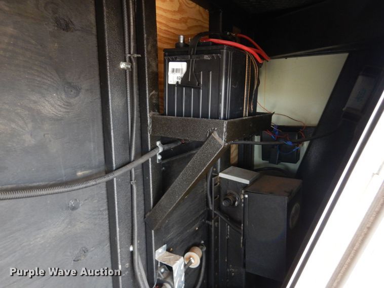 image for item KJ9132 2007 H&H  enclosed cargo trailer