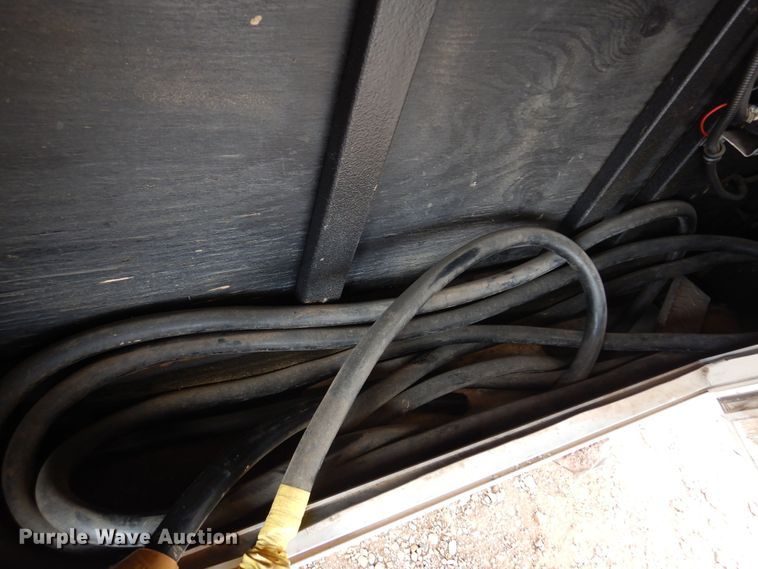 image for item KJ9132 2007 H&H  enclosed cargo trailer