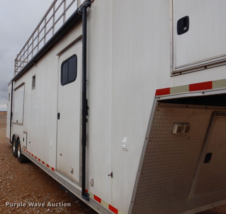 image for item KJ9132 2007 H&H  enclosed cargo trailer