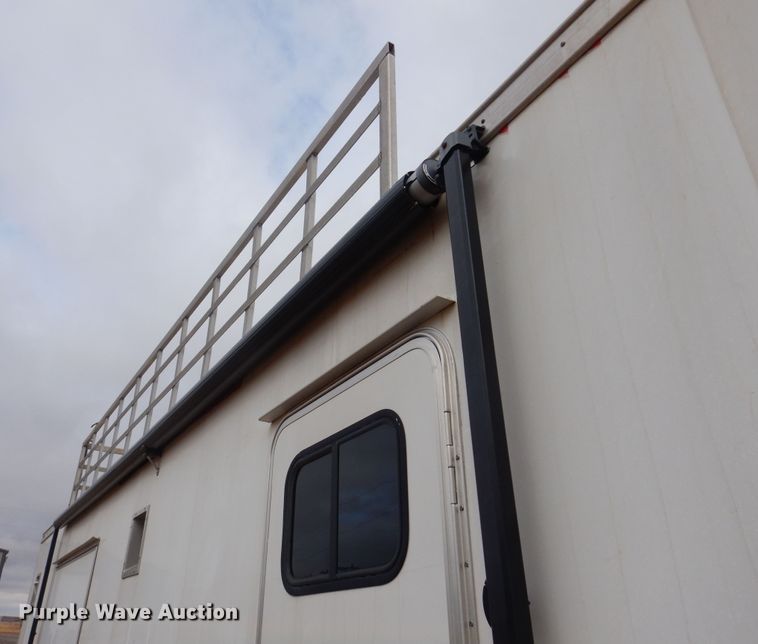 image for item KJ9132 2007 H&H  enclosed cargo trailer