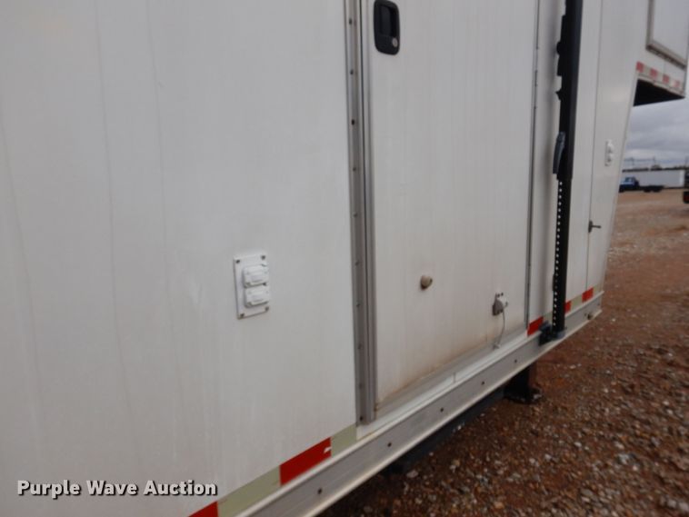 image for item KJ9132 2007 H&H  enclosed cargo trailer