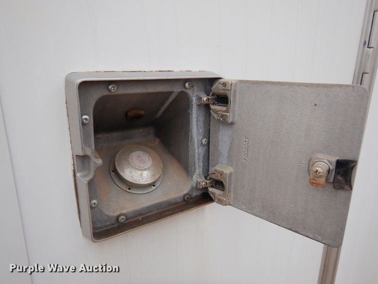 image for item KJ9132 2007 H&H  enclosed cargo trailer