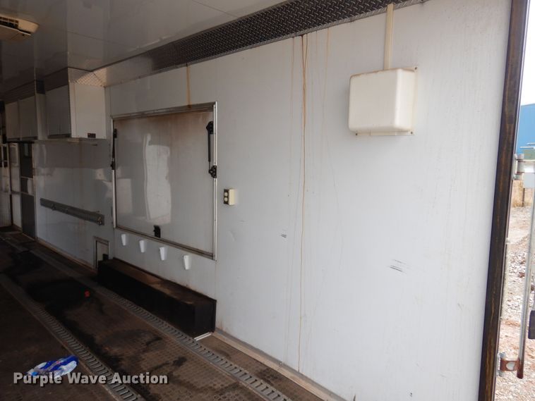 image for item KJ9132 2007 H&H  enclosed cargo trailer