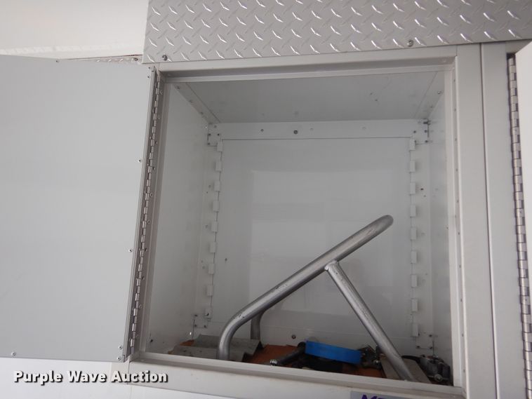 image for item KJ9132 2007 H&H  enclosed cargo trailer