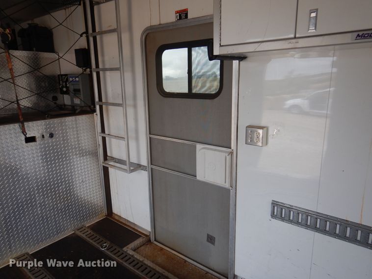 image for item KJ9132 2007 H&H  enclosed cargo trailer