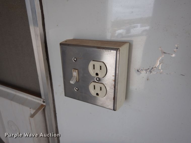 image for item KJ9132 2007 H&H  enclosed cargo trailer