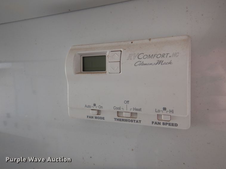 image for item KJ9132 2007 H&H  enclosed cargo trailer