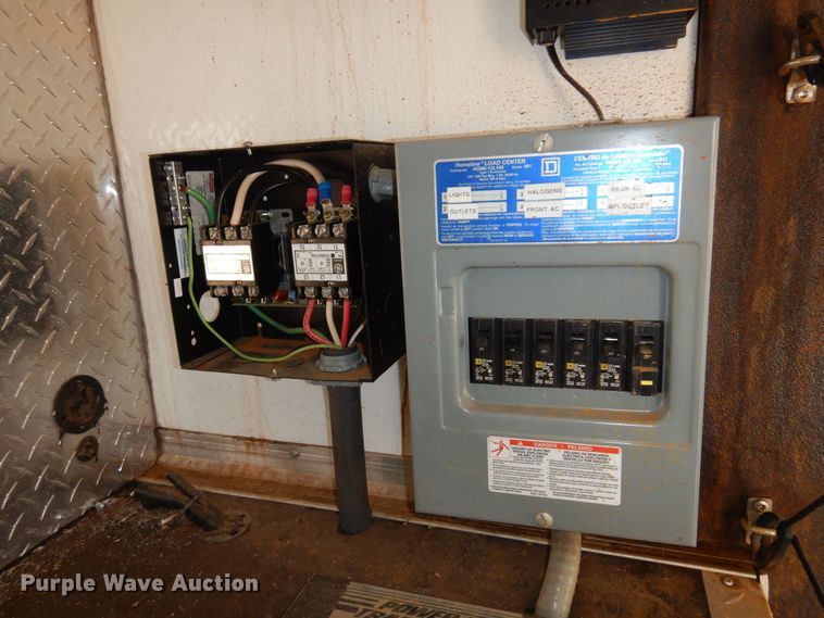 image for item KJ9132 2007 H&H  enclosed cargo trailer