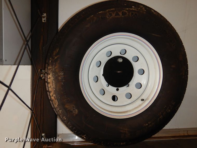 image for item KJ9132 2007 H&H  enclosed cargo trailer