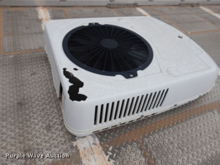 image for item KJ9132 2007 H&H  enclosed cargo trailer