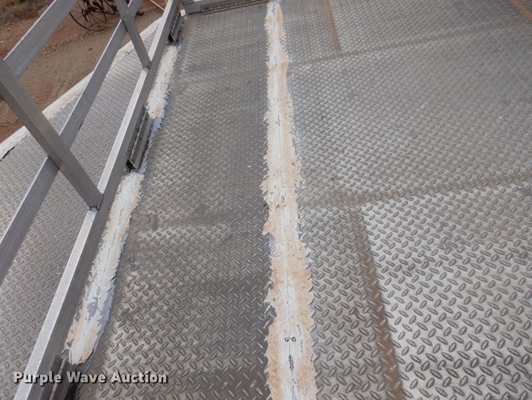 image for item KJ9132 2007 H&H  enclosed cargo trailer