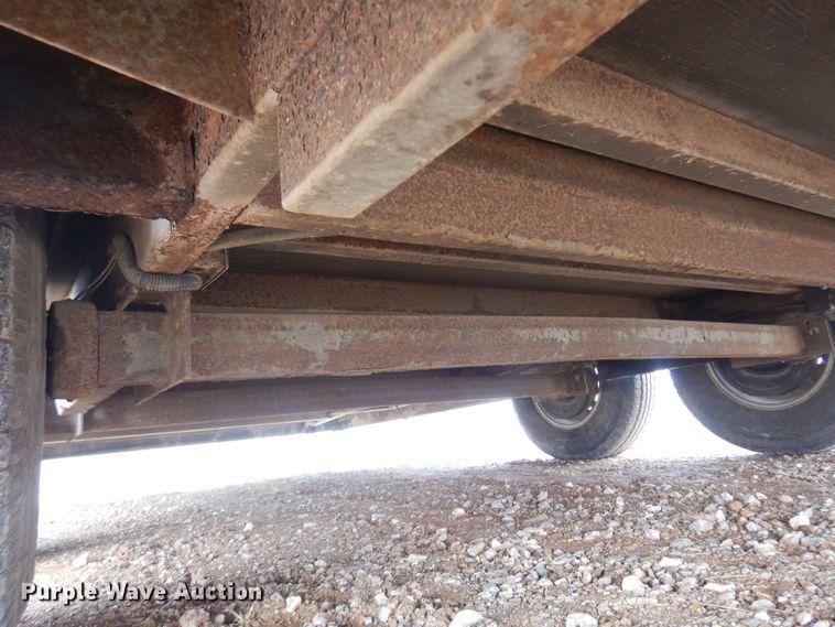 image for item KJ9132 2007 H&H  enclosed cargo trailer