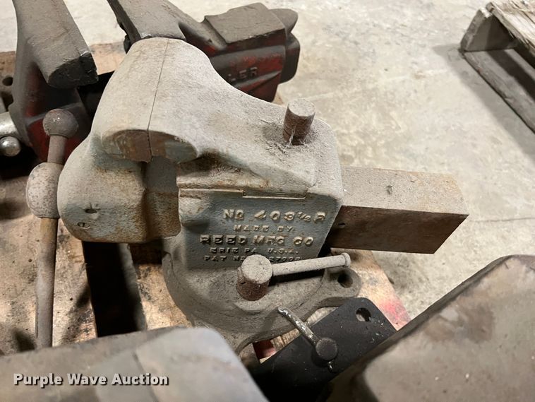 image for item KO9853 Approximately 13 vises