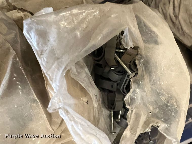 image for item KO9858 Building materials