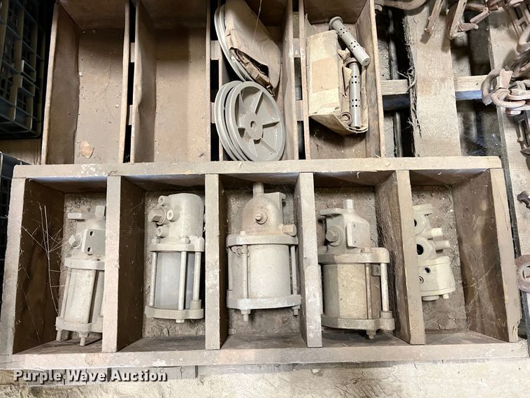 image for item KO9858 Building materials