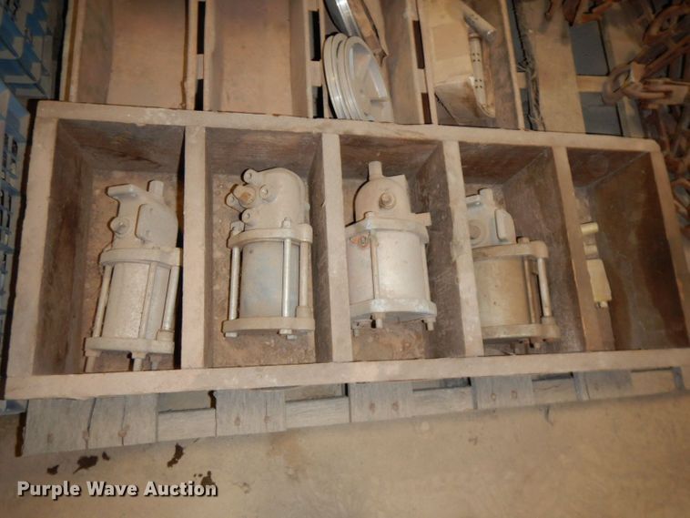 image for item KO9858 Building materials