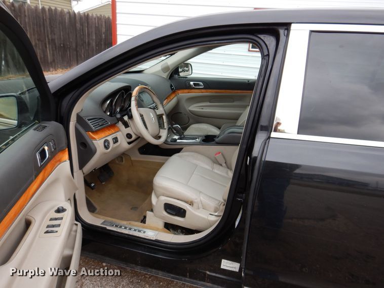 image for item KW9287 2010 Lincoln MKT  SUV