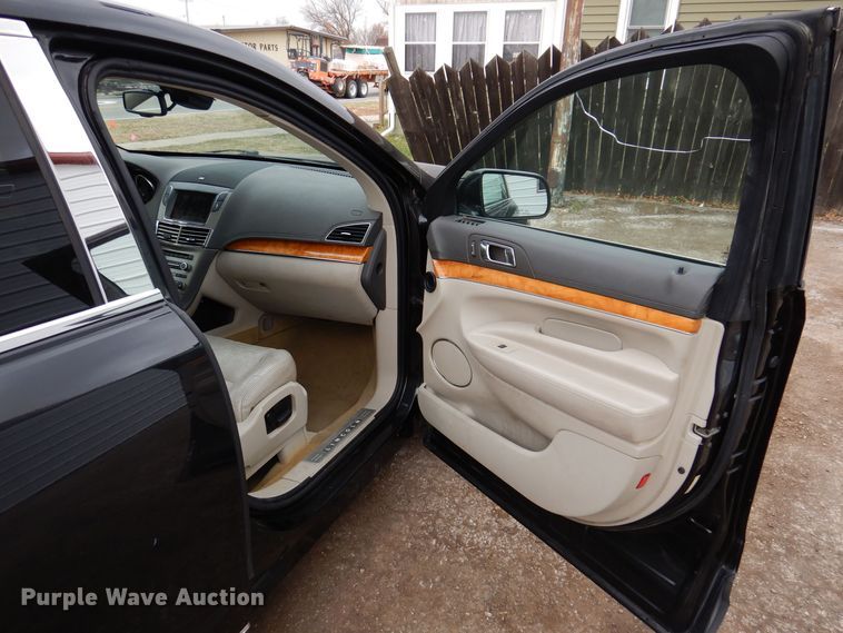 image for item KW9287 2010 Lincoln MKT  SUV