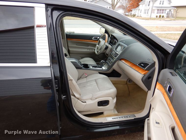 image for item KW9287 2010 Lincoln MKT  SUV
