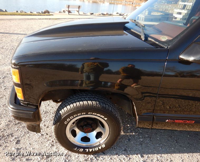 image for item KW9313 1990 Chevrolet Cheyenne C1500  SS pickup truck