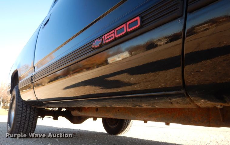 image for item KW9313 1990 Chevrolet Cheyenne C1500  SS pickup truck