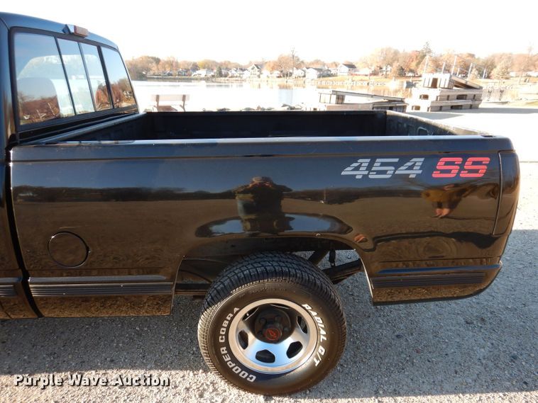 image for item KW9313 1990 Chevrolet Cheyenne C1500  SS pickup truck