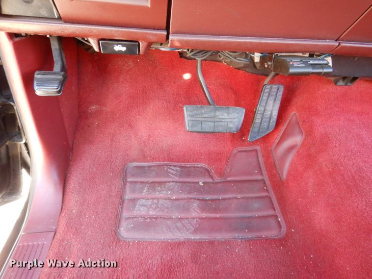 image for item KW9313 1990 Chevrolet Cheyenne C1500  SS pickup truck