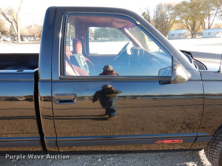 image for item KW9313 1990 Chevrolet Cheyenne C1500  SS pickup truck