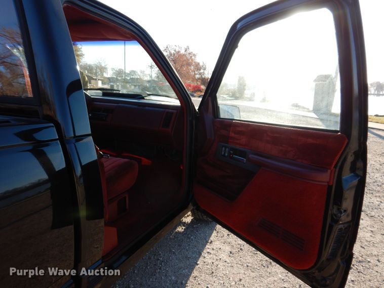 image for item KW9313 1990 Chevrolet Cheyenne C1500  SS pickup truck