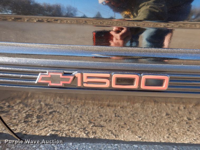 image for item KW9313 1990 Chevrolet Cheyenne C1500  SS pickup truck