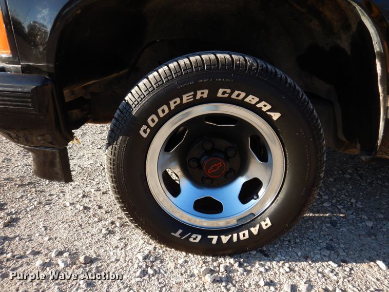 image for item KW9313 1990 Chevrolet Cheyenne C1500  SS pickup truck